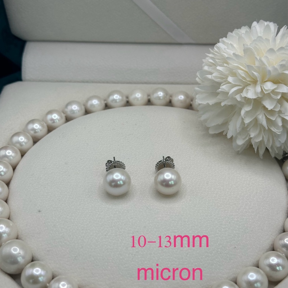 Authentic Edison pearl set of earrings and choker